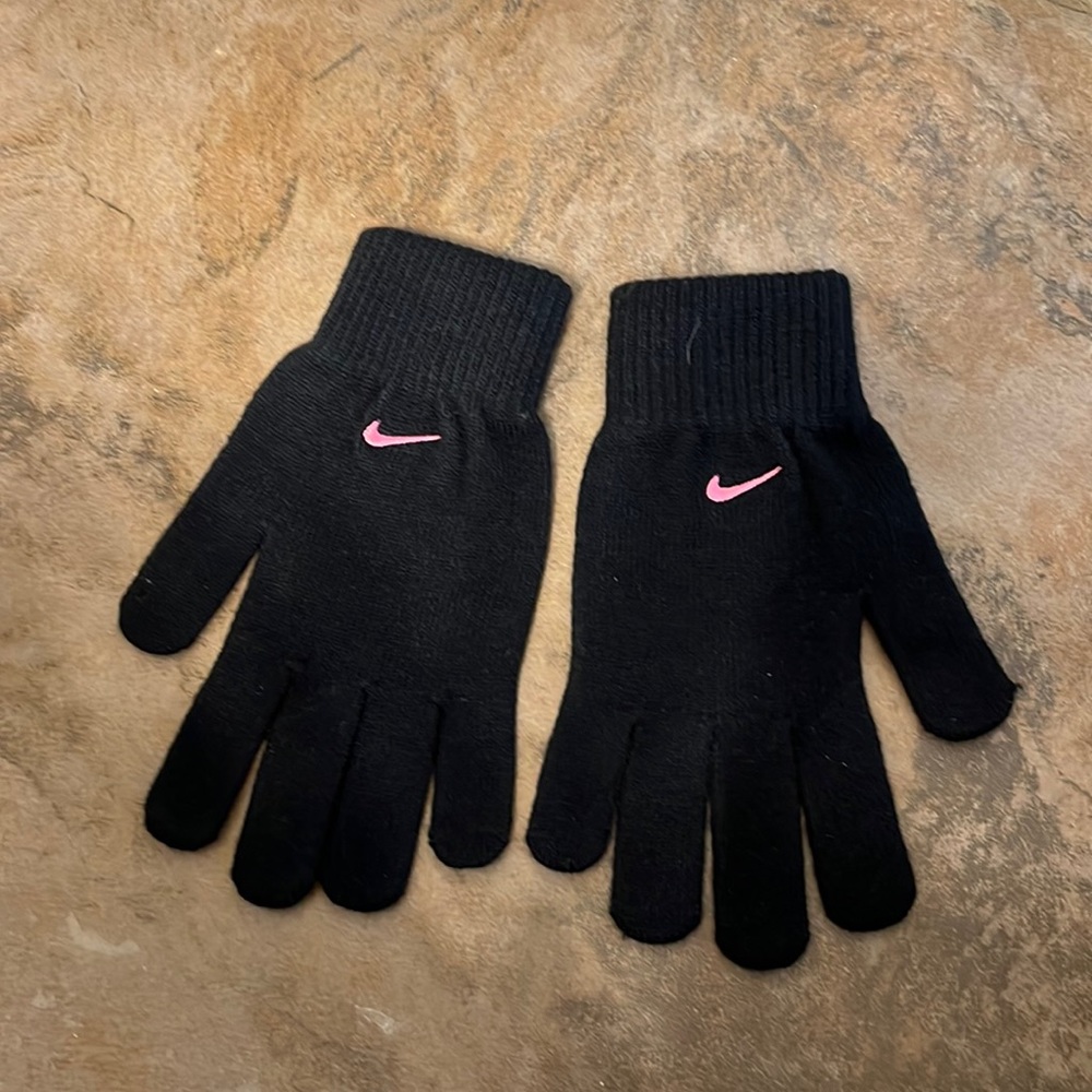Nike gloves NWOT